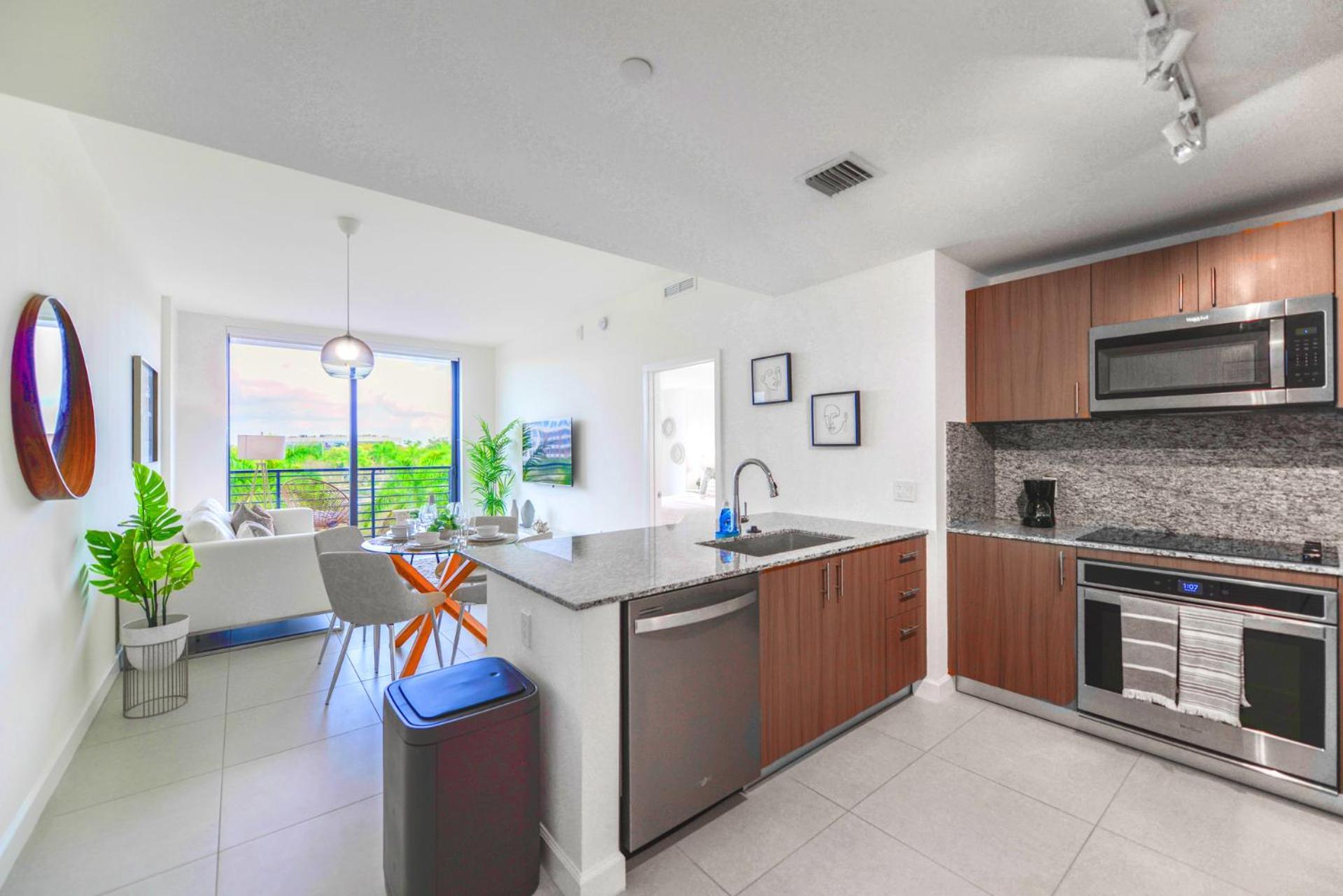 Beautiful And Stylish Close The Doral Park